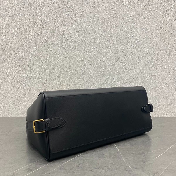 【新作で完売目前!】セリーヌ ミディアムアポリーヌバッグ 偽物 114963FK638NO