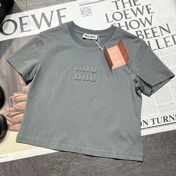 絶対欲しい!セリーヌ コットンジャージー ルーズ 半袖 Tシャツ 偽物 Cey85506