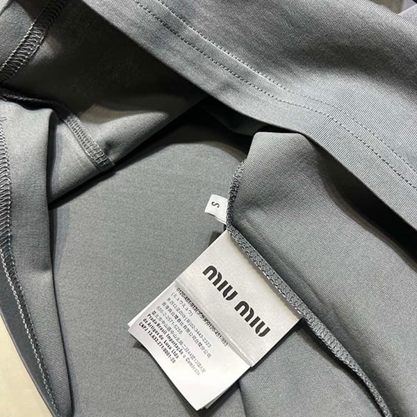 絶対欲しい!セリーヌ コットンジャージー ルーズ 半袖 Tシャツ 偽物 Cey85506
