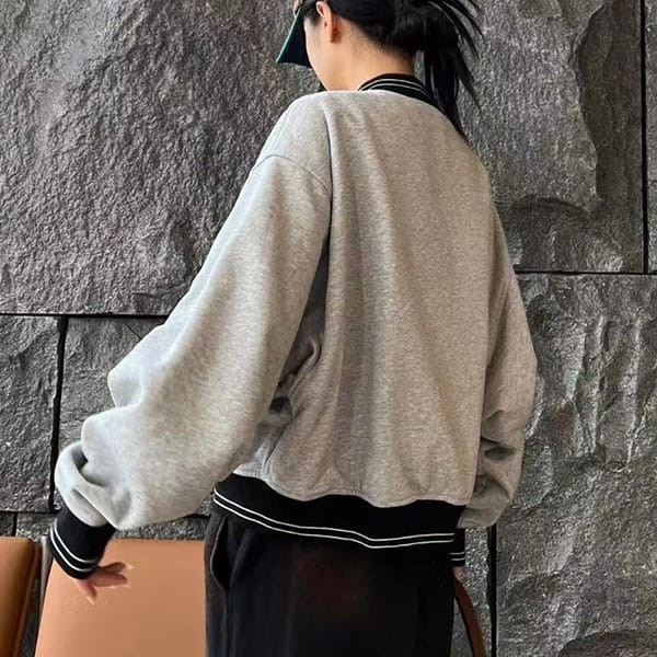 プラダ 偽物 Re-Nylon×コットン リバーシブル スタジャン puf36914