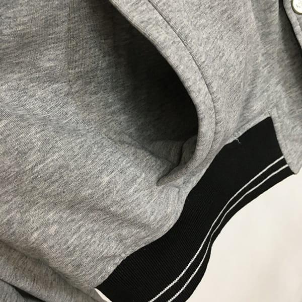 プラダ 偽物 Re-Nylon×コットン リバーシブル スタジャン puf36914