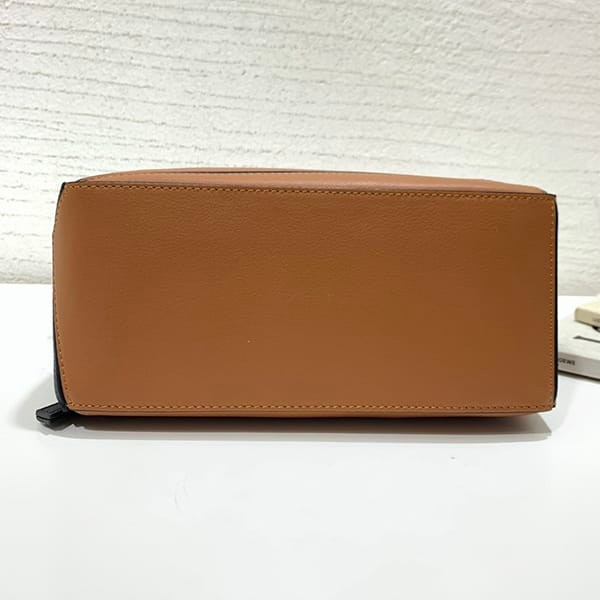 ブティック♪ロエべ サテンカーフ コピー パズルエッジ ショルダーバッグ スモール loc54860