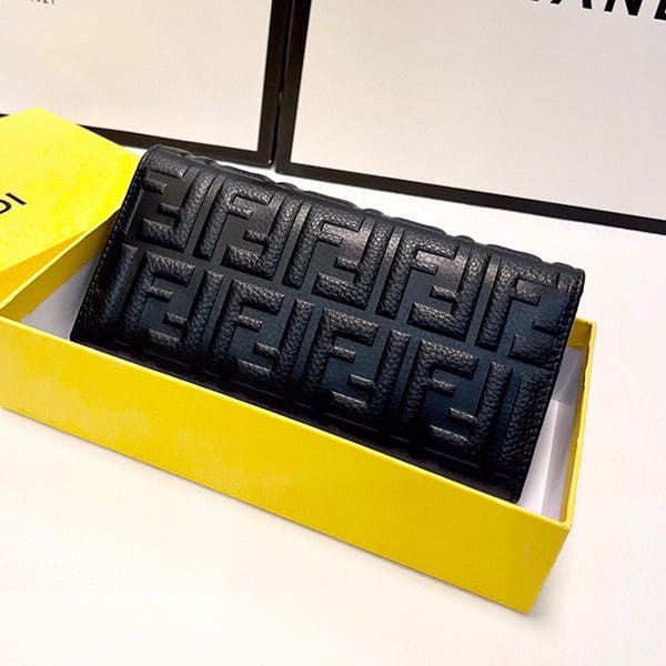フェンディ バゲットコンチネンタル 財布 スーパーコピー fei04019