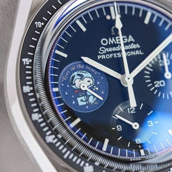 オメガ スヌーピー 偽物 スピードマスター 42 プロフェッショナル ムーンウォッチ oms59242