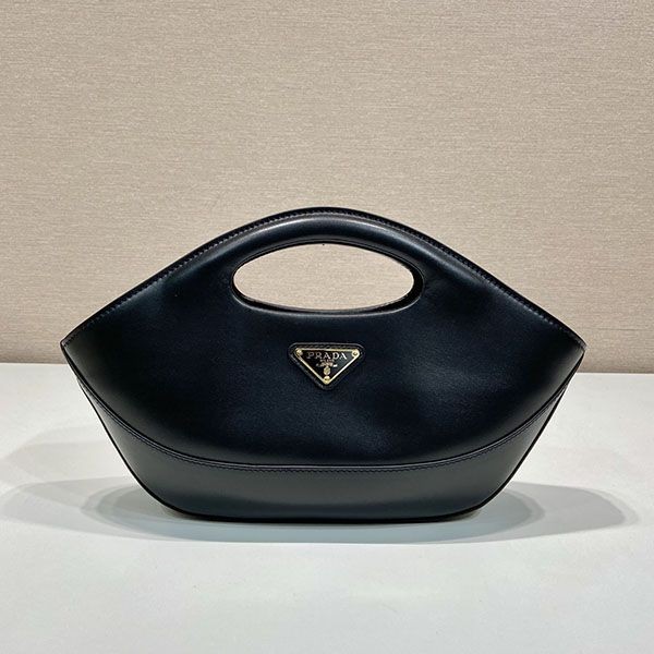 プラダ アーケ レザー ショルダーバッグ コピー puf41877