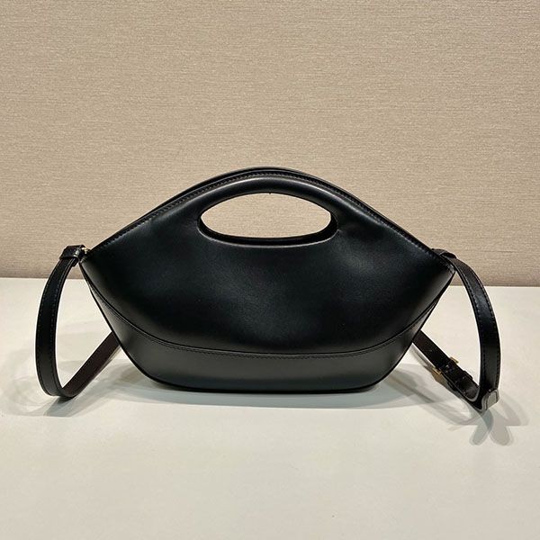 プラダ アーケ レザー ショルダーバッグ コピー puf41877
