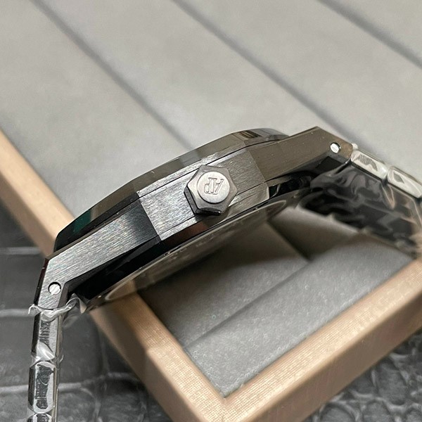 オーデマピゲ 偽物 ロイヤルオーク トゥールビヨン エクストラシン 26522CEOO