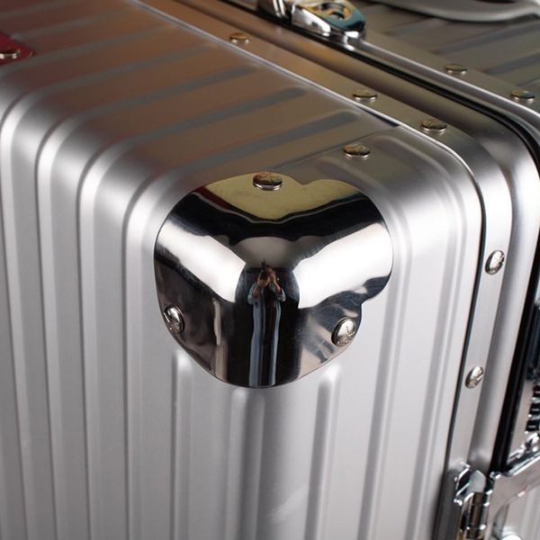 注目度抜群!【リモワ】クラシック "Cabin"スーツケース 偽物 riu53694