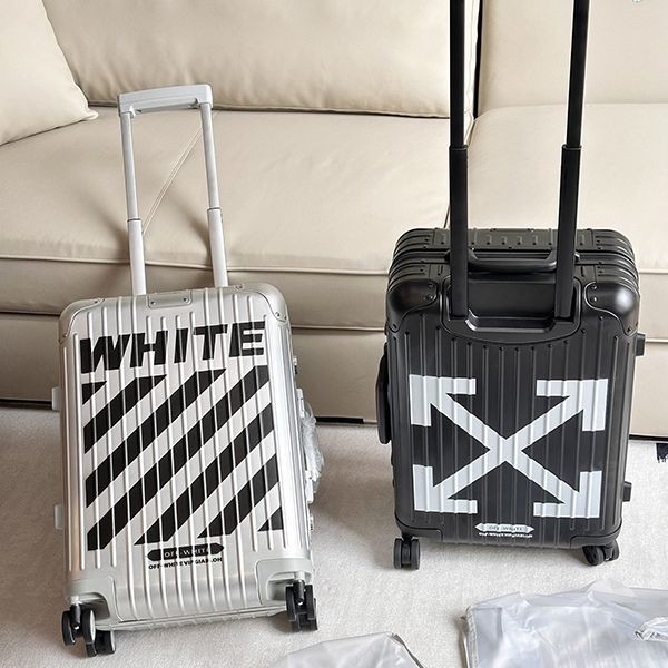 OFF-WHITE×リモワ スーツケース コピー◆ rij69750