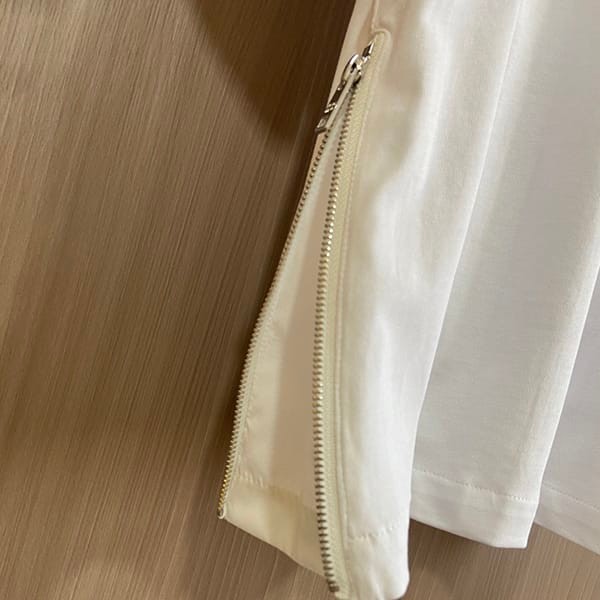 プラダ トライアングルロゴ コットンTシャツ フェイク ホワイト put45685