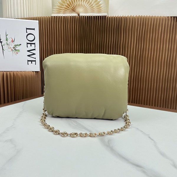 激安価格!ロエベ ゴヤ パファーミニバック コピー loc65187