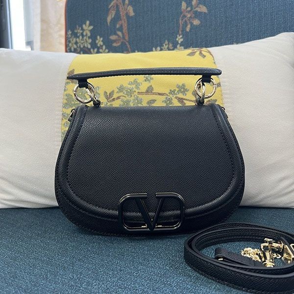 ヴァレンティノ V Logo Leather ショルダーバッグ Vuv85120