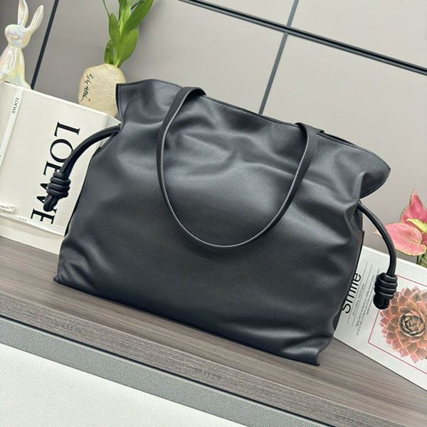 定番 ロエベ フラメンコクラッチ ミニ ナパカーフ 巾着 バッグ lof17195