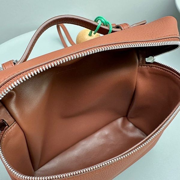 ロロピアーナ Extra Pocket バックパック L23.5 偽物 rol36099