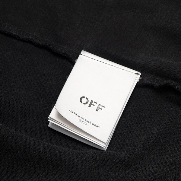 オフホワイト★2024SS★バックプリントTシャツ 偽物 OMAA120C