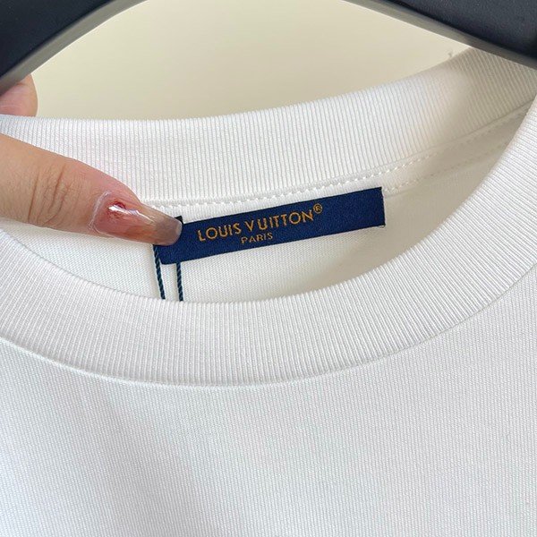 ルイヴィトン プリントショートスリーブコットンTシャツ コピー 1AFR46