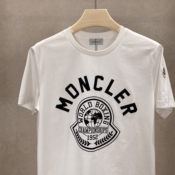 目を惹くカラーモンクレール フロッキープリント ロゴ Tシャツ パチモン2色 moa19539