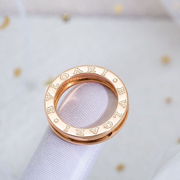n級品 おすすめ ブルガリ リング 偽物 ビーゼロワン ピンクゴールド 18K Buw22532