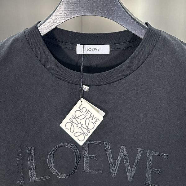 ロエベ エンブロイダリー アナグラム Tシャツ 偽物 los58102