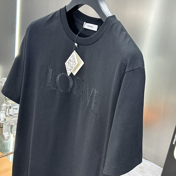 ロエベ エンブロイダリー アナグラム Tシャツ 偽物 los58102