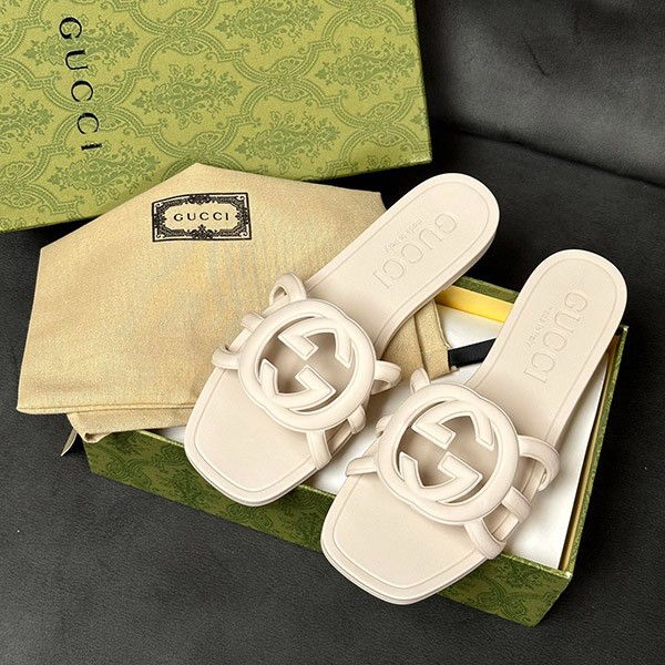 残りわずか☆グッチ ロゴ ラバー スライドサンダル 偽物 5色 gum04899