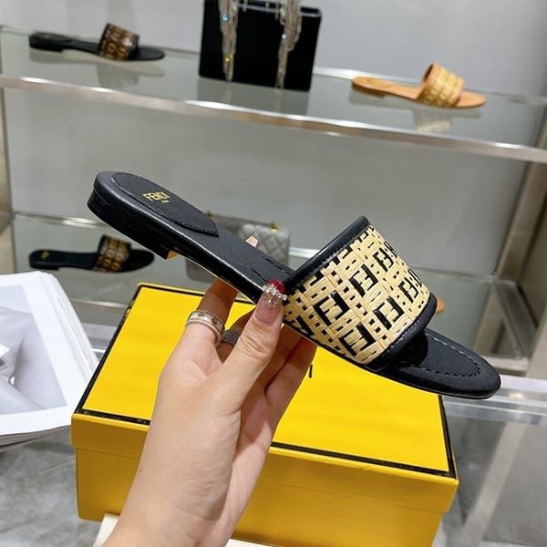 フェンディ n級品 ロゴ サンダル FFロゴインターレーススライド