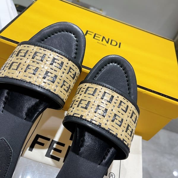 フェンディ n級品 ロゴ サンダル FFロゴインターレーススライド