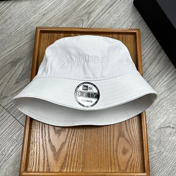 サンローラン×NEWERA ロゴ刺繍 バケットハット レプリカ Sap13037