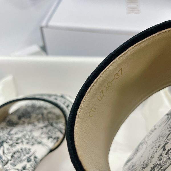 ディオール フラットサンダル N級品 del10835