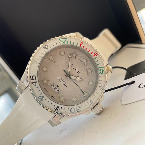 ★SALE!人気のデザイン★グッチ ダイヴ メンズウォッチ 偽物 40mm 2色 YA136221