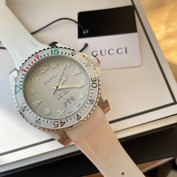 ★SALE!人気のデザイン★グッチ ダイヴ メンズウォッチ 偽物 40mm 2色 YA136221