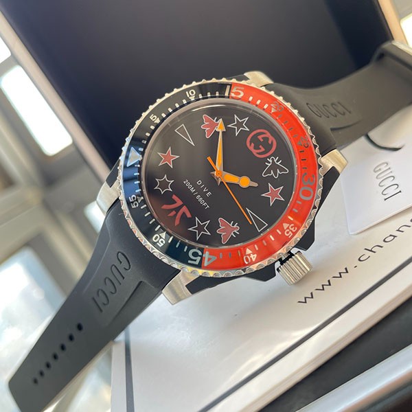 ★SALE!人気のデザイン★グッチ ダイヴ メンズウォッチ 偽物 40mm 2色 YA136221
