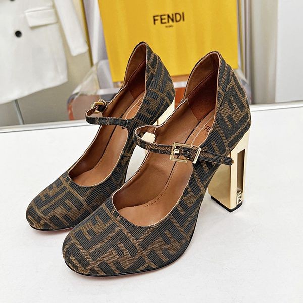 ギフトに最適♪フェンディ ズッカ ヒール パンプス 偽物 fek19405