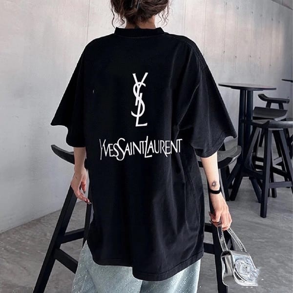 最新でオシャレサンローラン シグネチャーロゴ Tシャツ スーパーコピー Sac48325