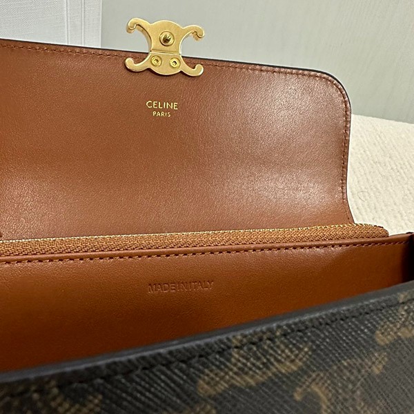 セリーヌ コピー ラージ トリオンフ フラップウォレット 二つ折り長財布 PVC レザー ダークブラウン Ceq17479