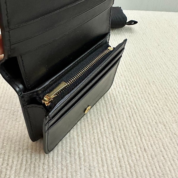 セリーヌ コピー Triomphe カーフスキン コンパクトウォレット 財布 10K623DPV