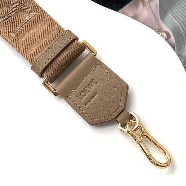 激安価格!ロエベ アナグラム コピー ストラップ lon42785