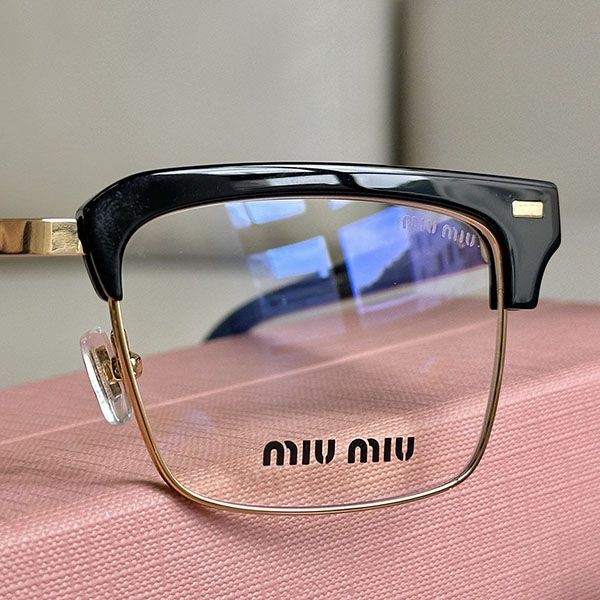 ミュウミュウ ランウェイ サングラス 偽物 myo52783