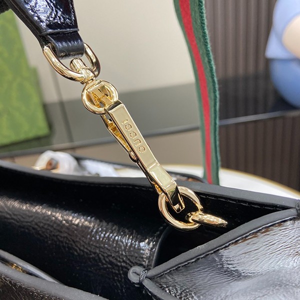 グッチ Diana Medium patent レザー トートバッグ 偽物 gud37036