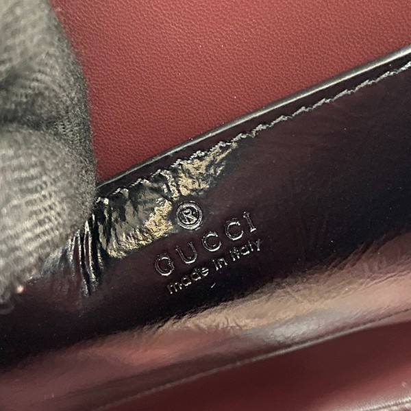 グッチ Diana Medium patent レザー トートバッグ 偽物 gud37036