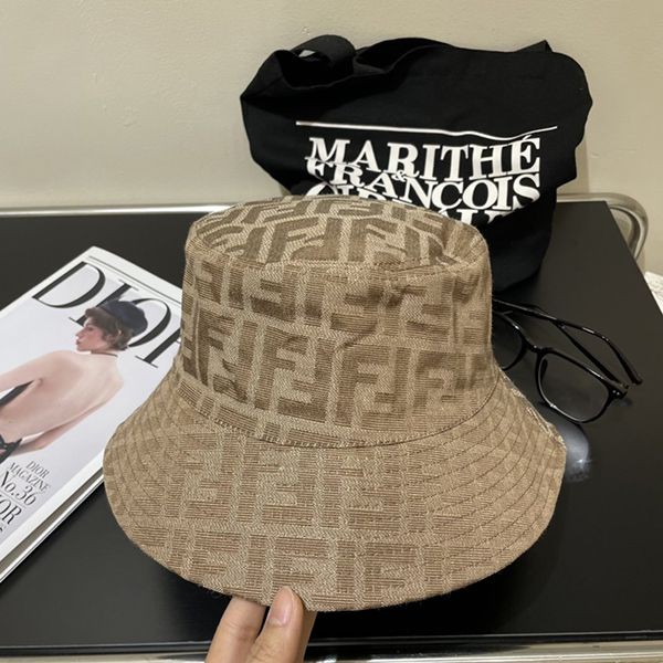 目を惹く逸品!フェンディ リバーシブル バケットハット 偽物 feu35978