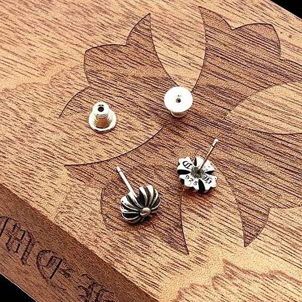 クロムハーツ Earring CH Cross スタッド ピアス 偽物 Kub56074