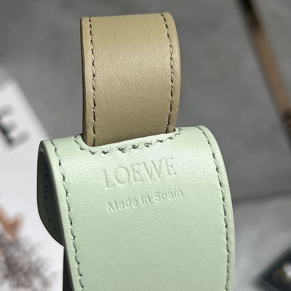 目を惹く逸品!ロエベ ショルダーストラップ レプリカ loj75573