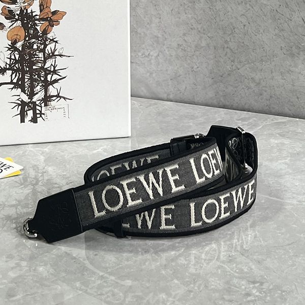 定番人気 ロエベ アナグラム N級品ショルダーストラップ loa37672
