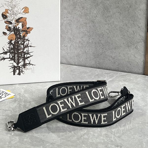 定番人気 ロエベ アナグラム N級品ショルダーストラップ loa37672
