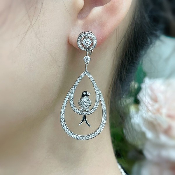 ブシュロン ツバメ ピアス bur36692