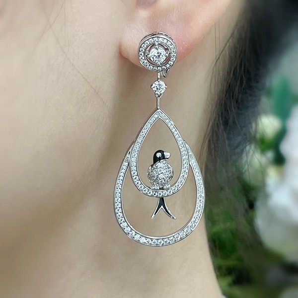 ブシュロン ツバメ ピアス bur36692