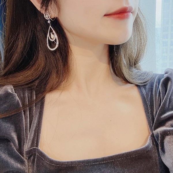 ブシュロン ツバメ ピアス bur36692