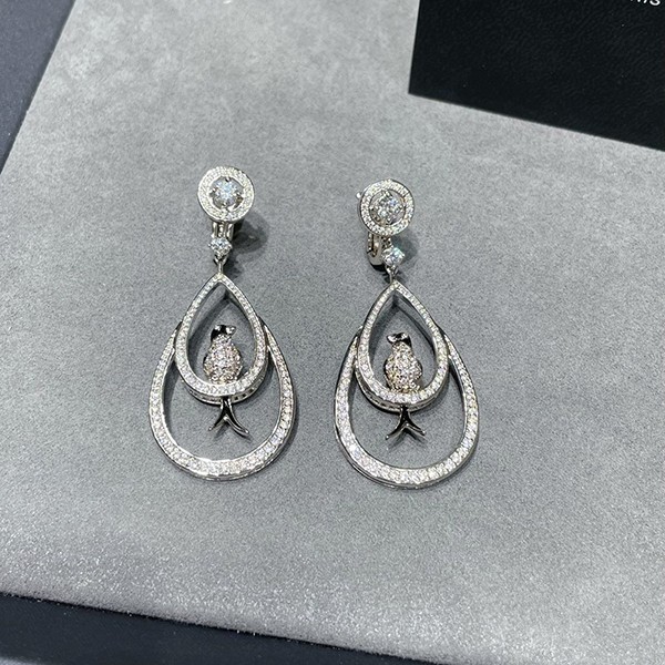 ブシュロン ツバメ ピアス bur36692