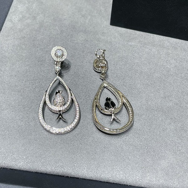 ブシュロン ツバメ ピアス bur36692